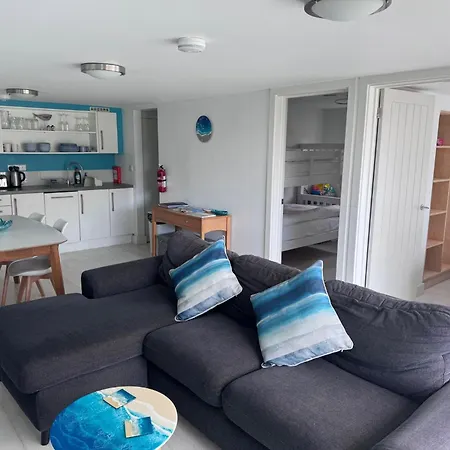 Sea View - 1min To - Dog Friendly - 4 Guests Chalet