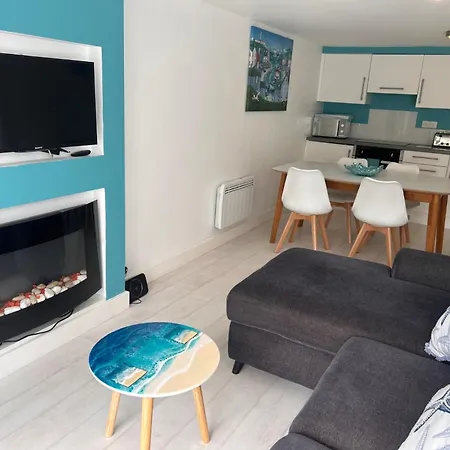 Chalet Sea View - 1min To - Dog Friendly - 4 Guests *
